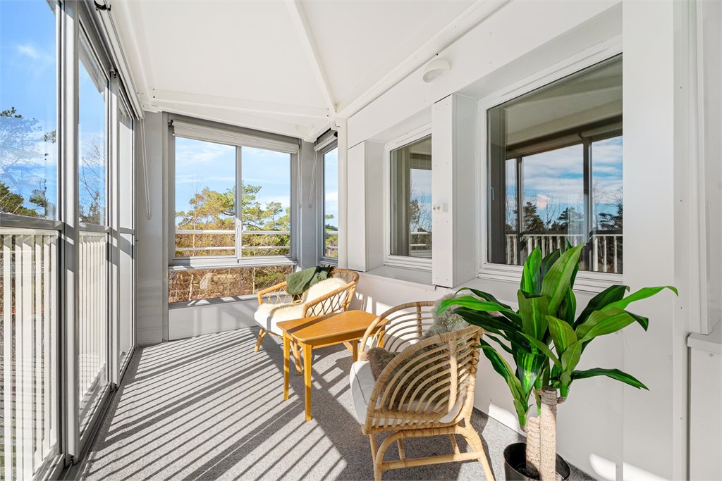 Balkongen gir ekstra oppholdsrom store deler av året.