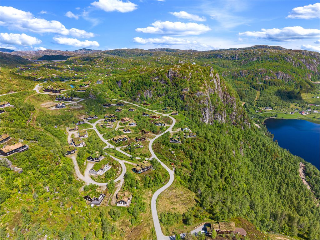  God beliggenhet i naturskjønt fjellandskap